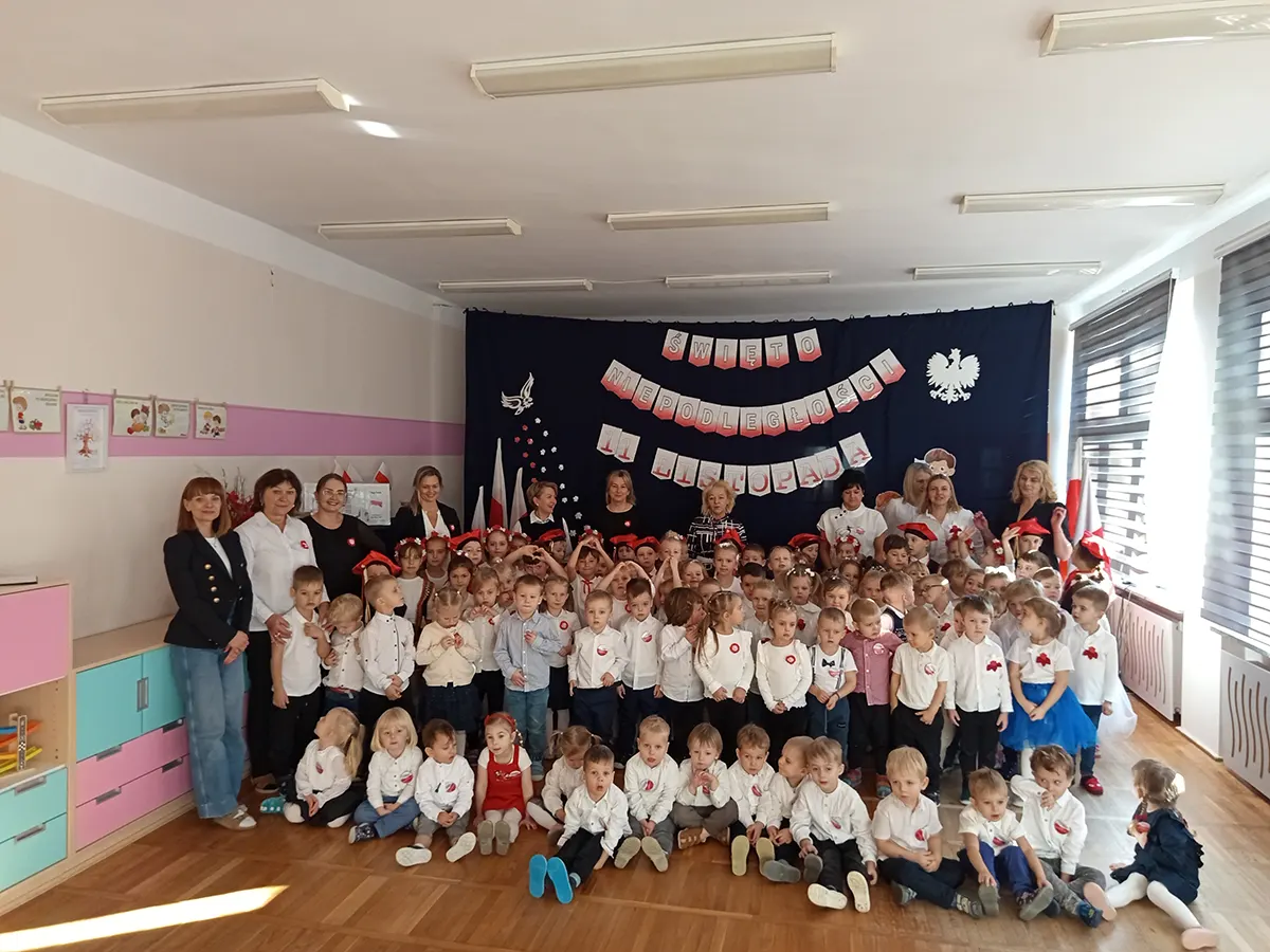 dzieci i wychowawcy