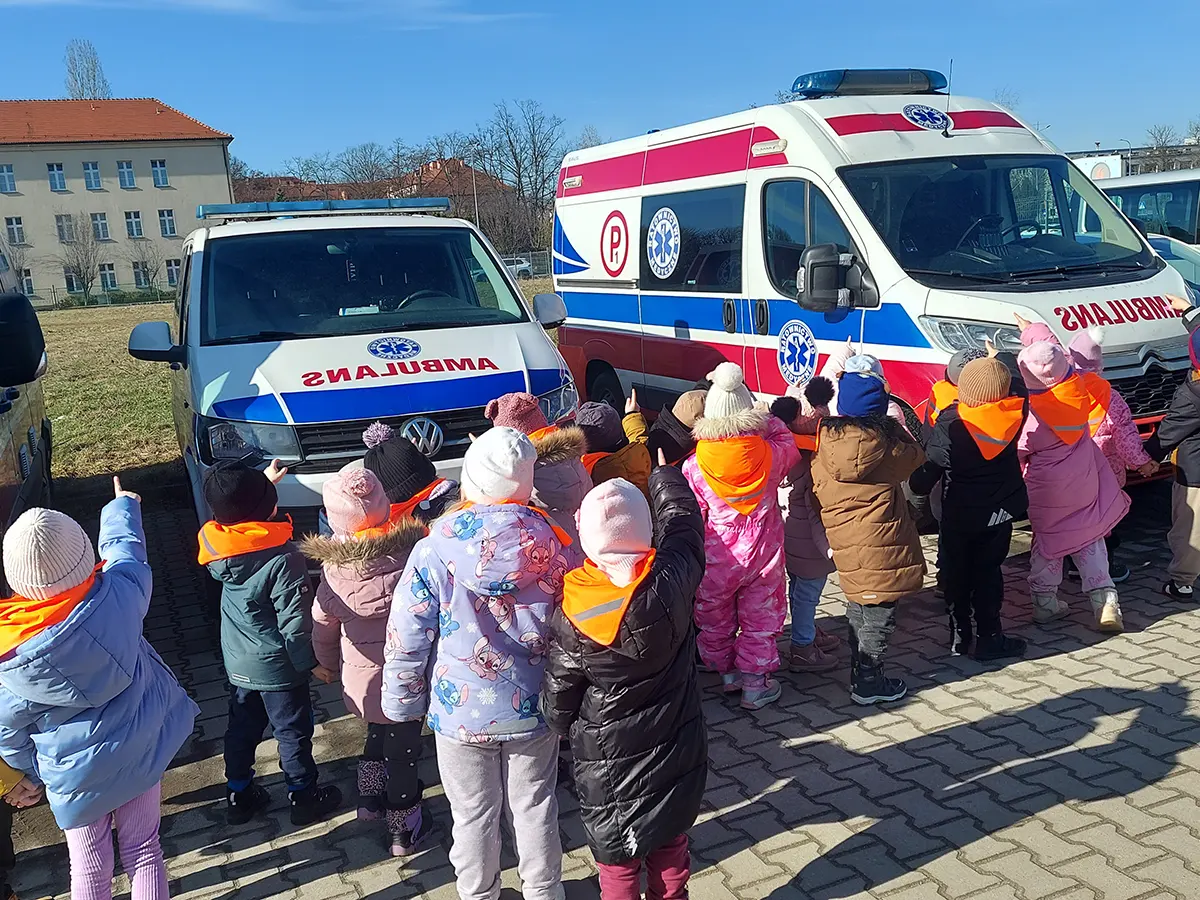 Dzieci i katerki pogotowia